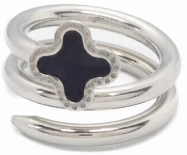 Anillo de acero quirurgico trebol negro